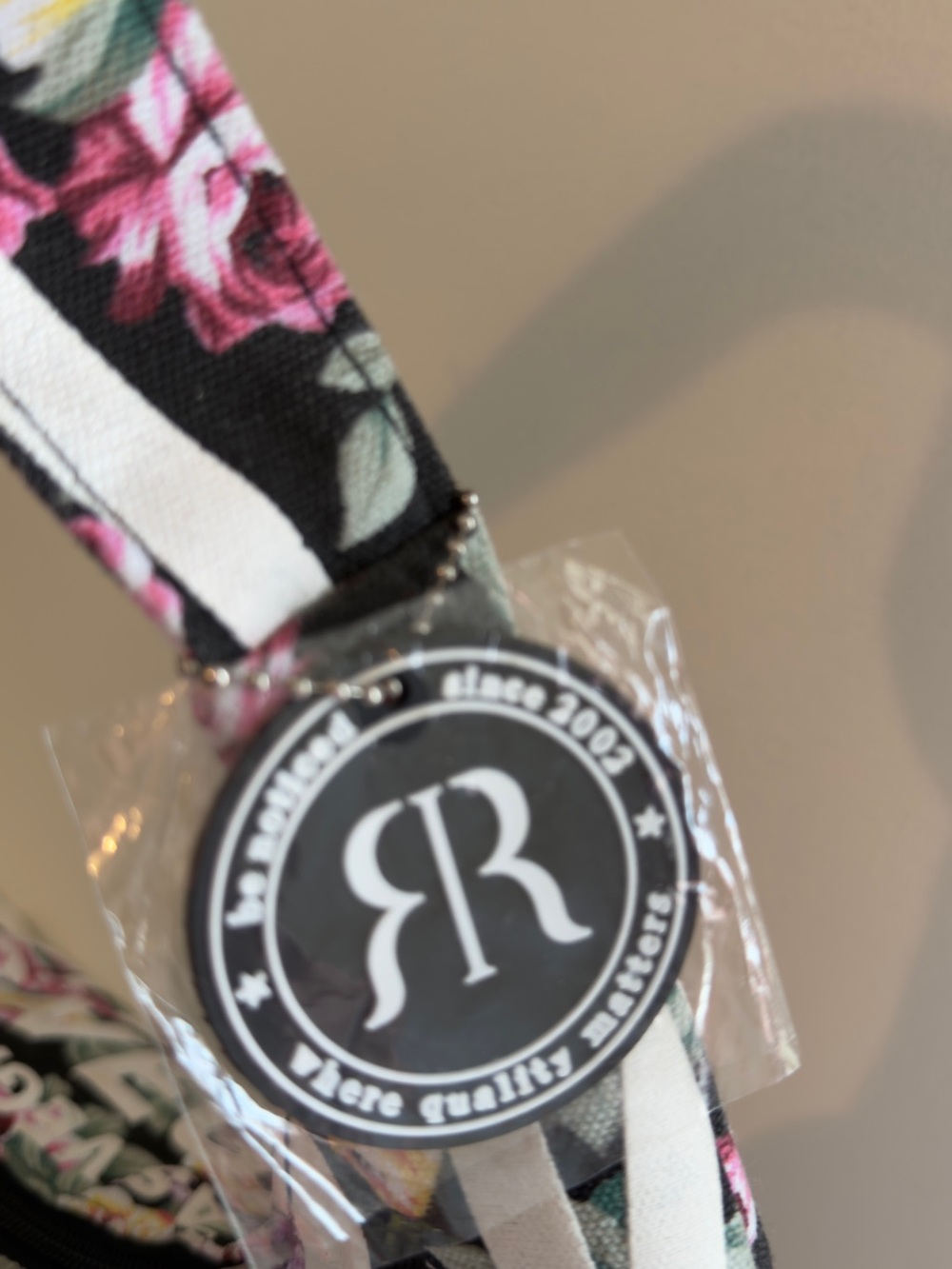 Robin Ruth Black Floral 'LAS VEGAS' Shoulder Bag - Picture 6 of 8